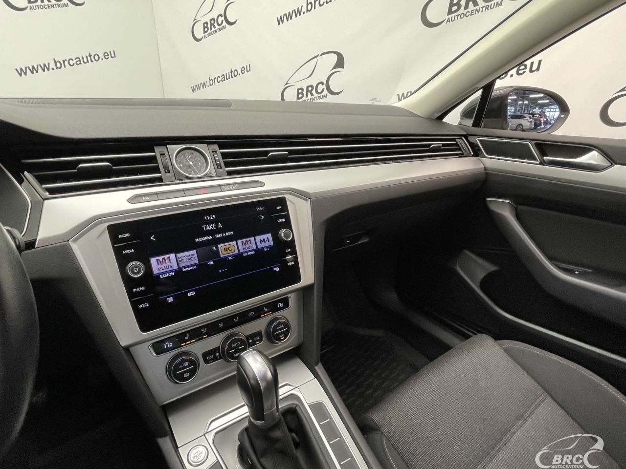 Volkswagen Passat | 25