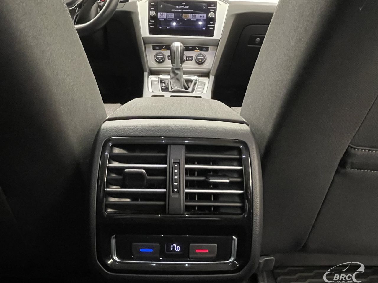 Volkswagen Passat | 12
