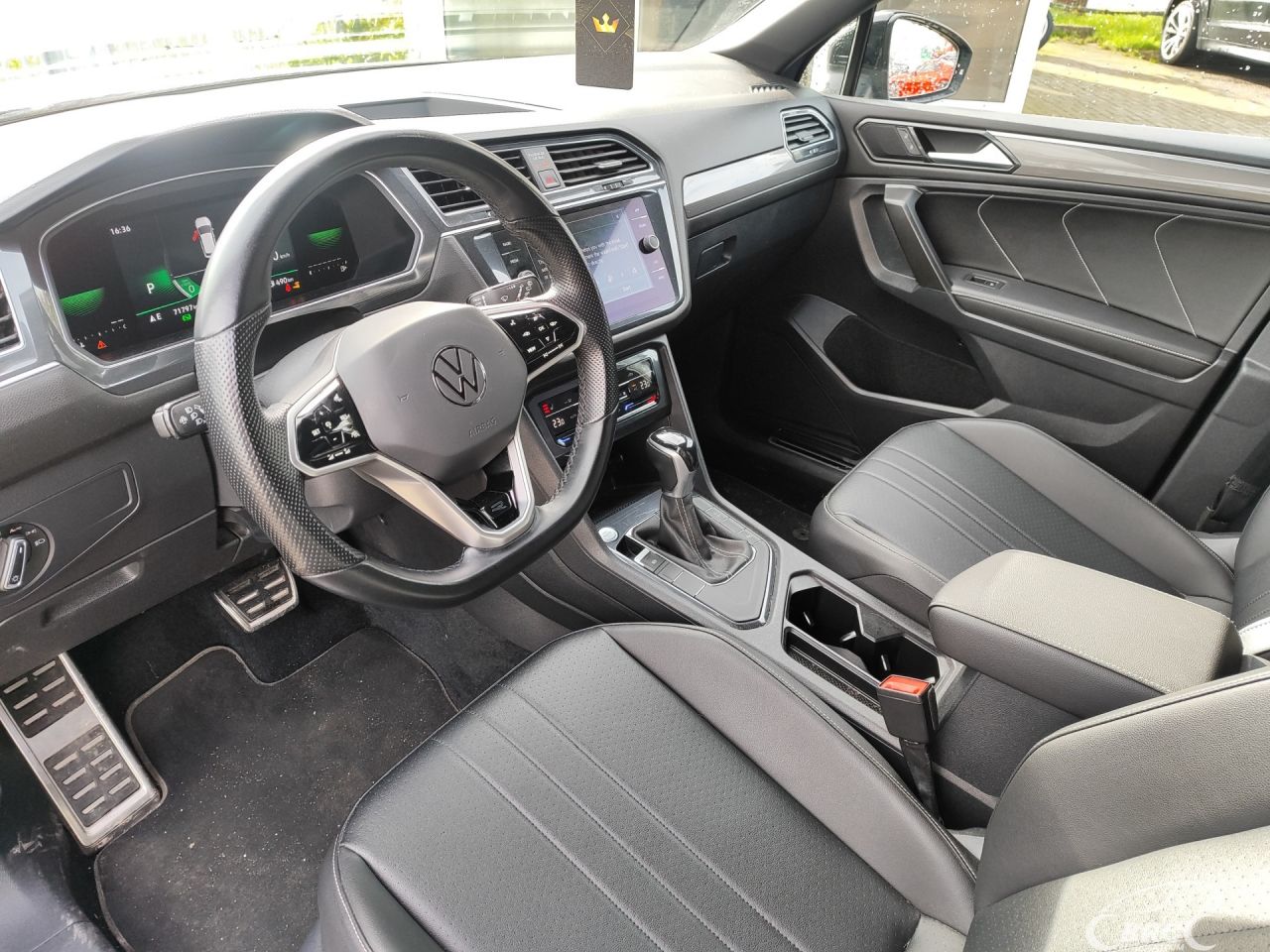Volkswagen Tiguan | 24