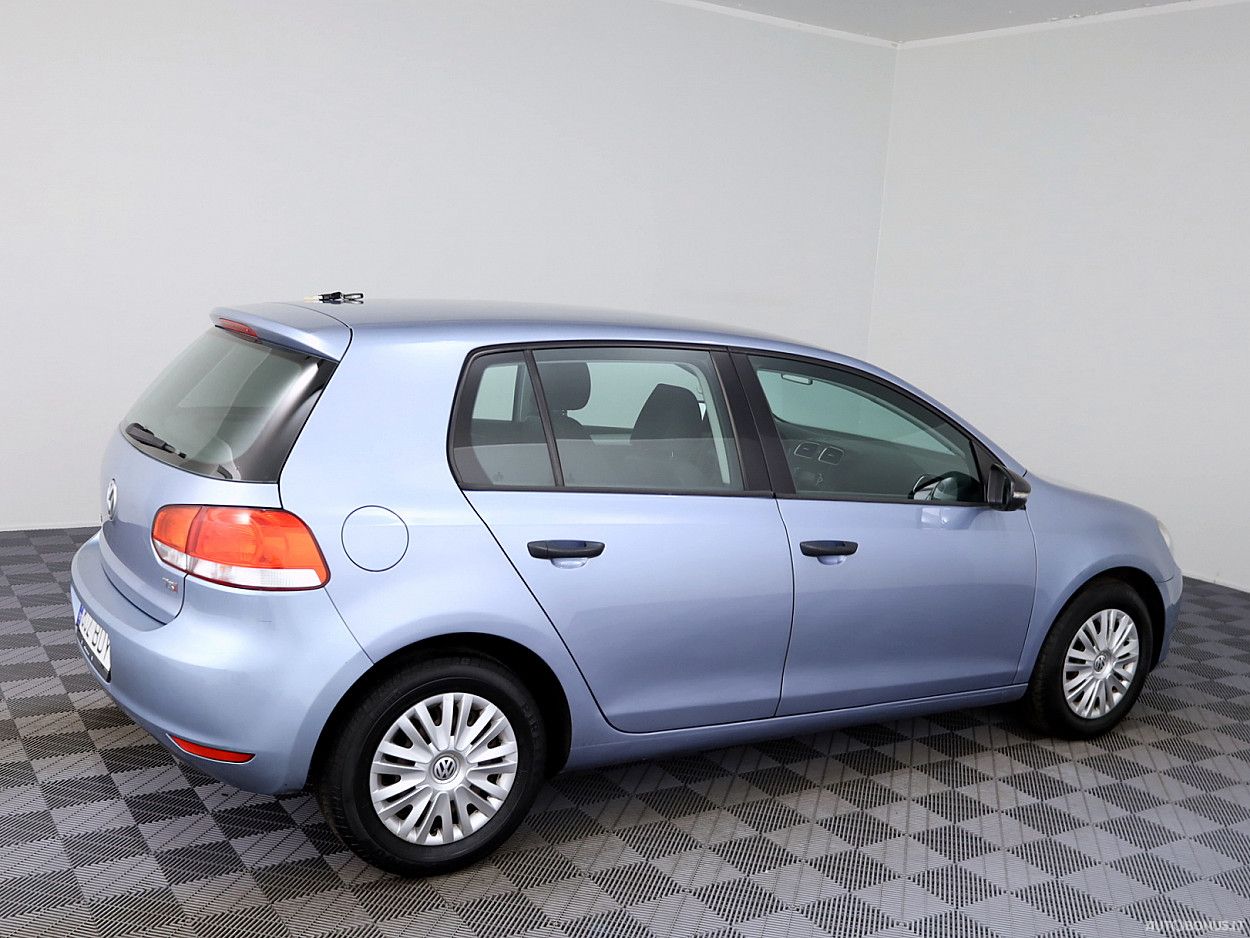 Volkswagen Golf | 2