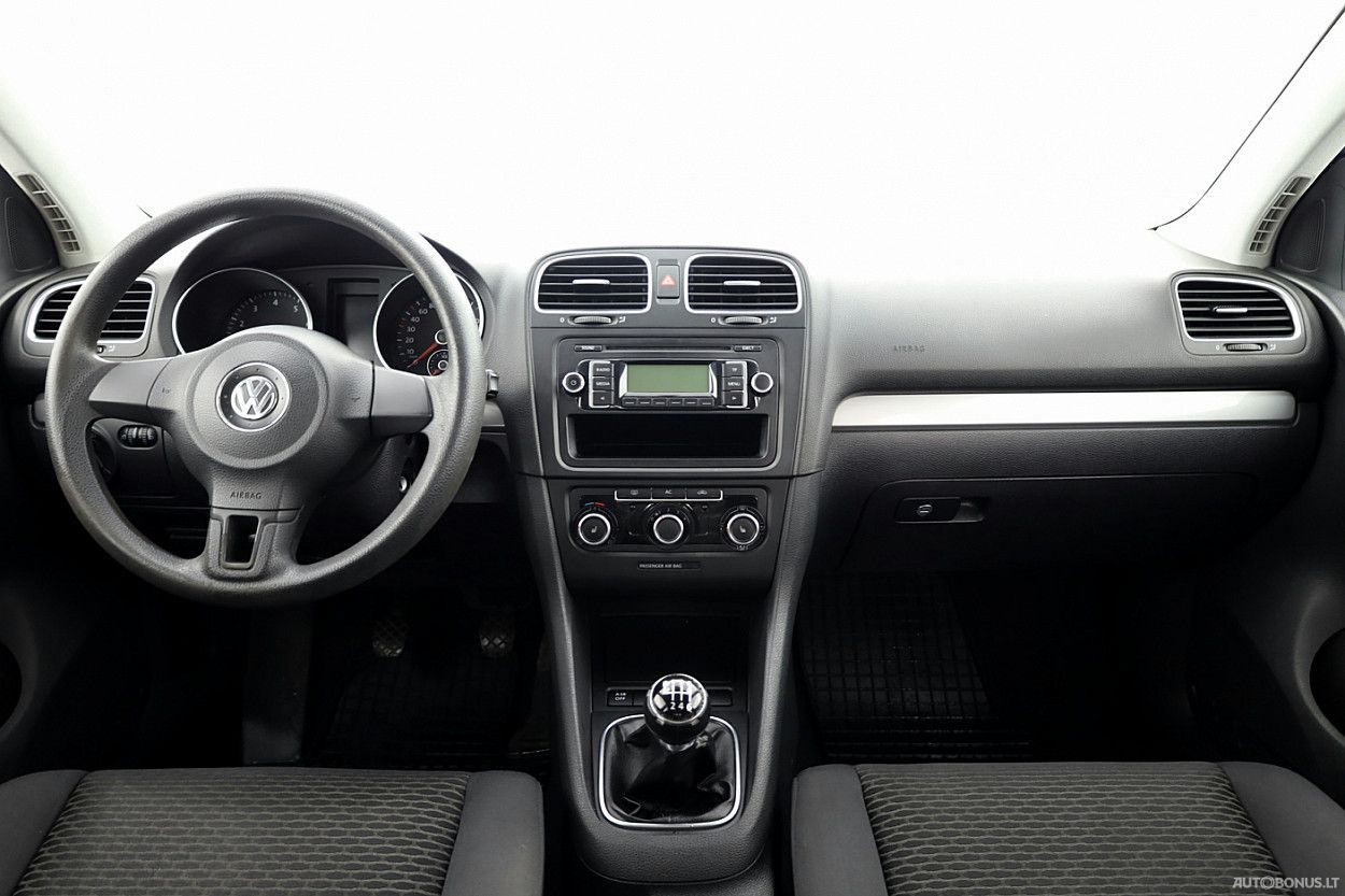 Volkswagen Golf | 4