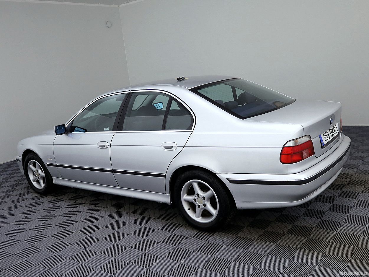 BMW 520 | 3