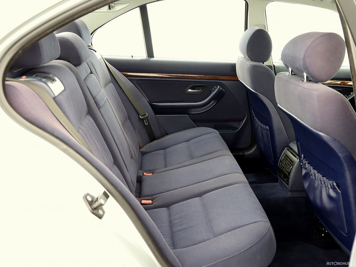 BMW 520 | 6