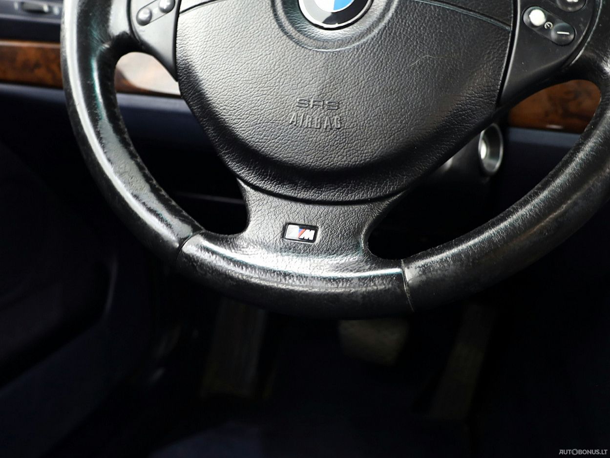 BMW 520 | 7