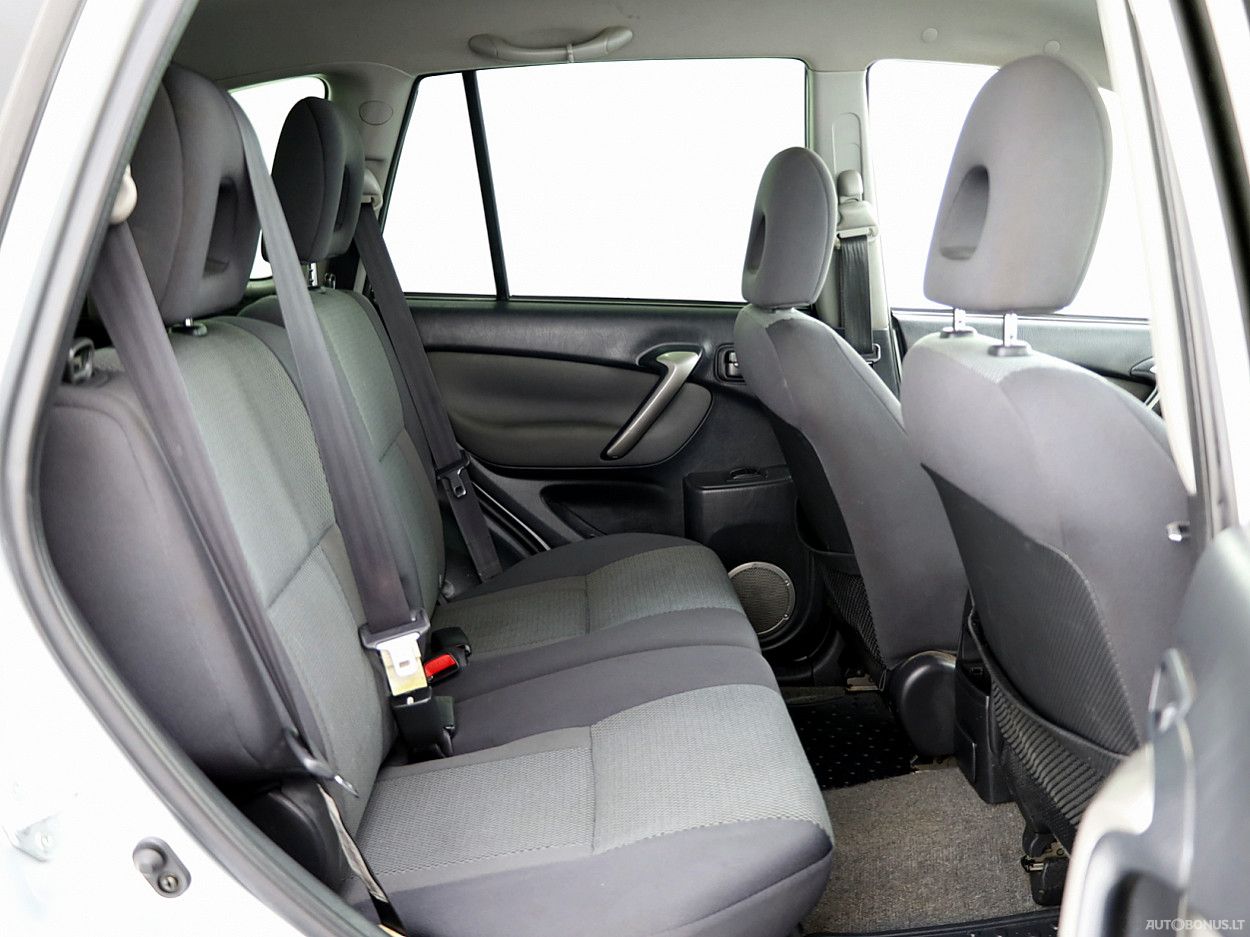 Toyota RAV4 | 6