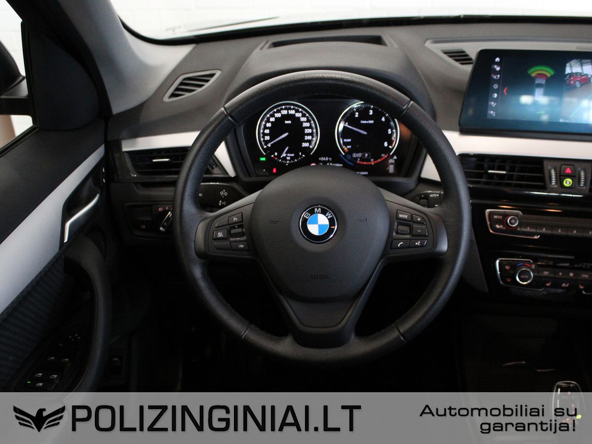 BMW X1 | 8