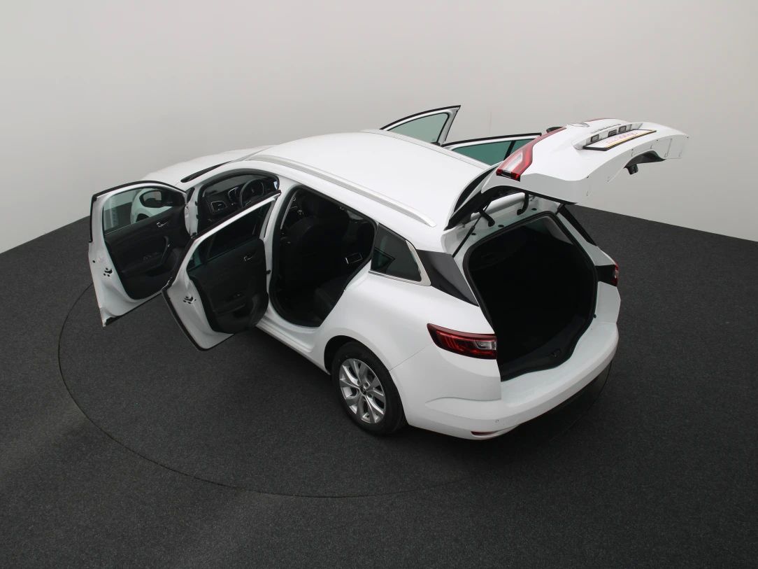 Renault Megane | 12