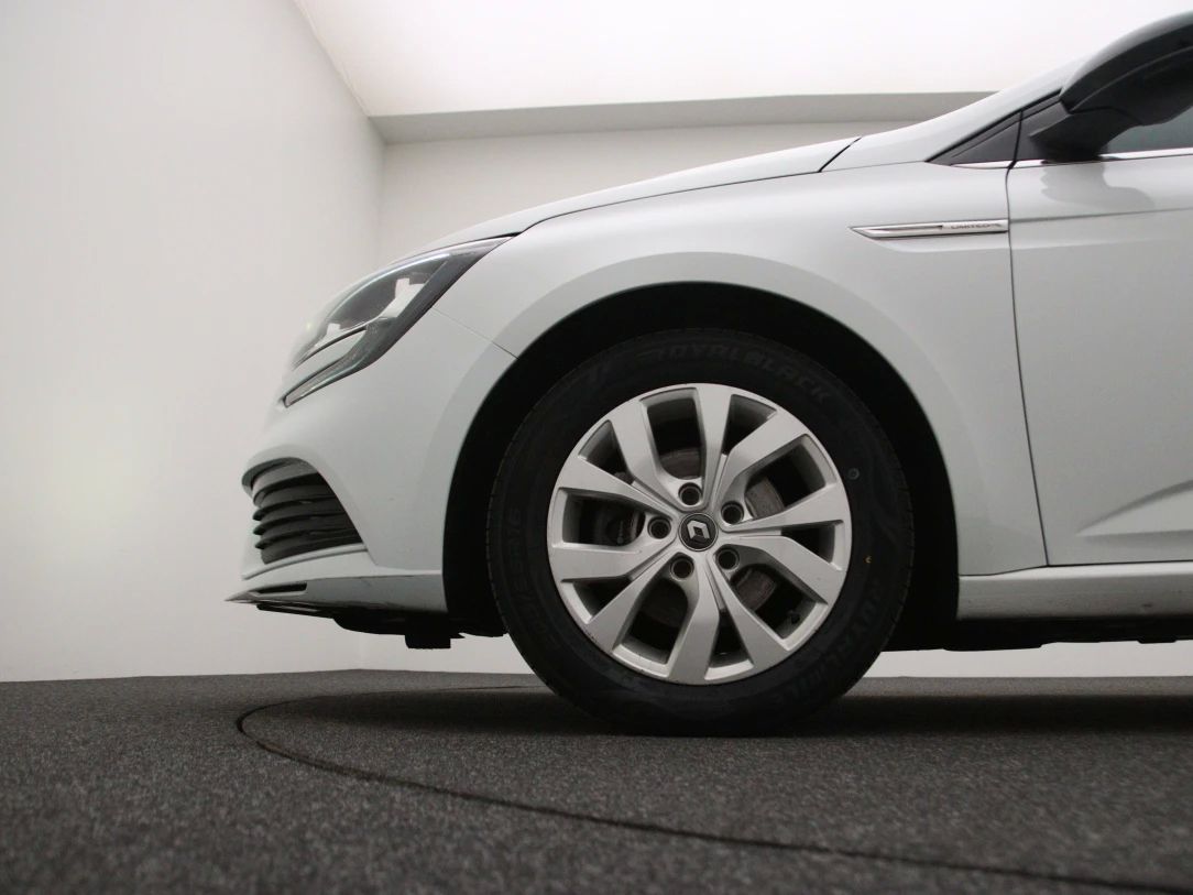Renault Megane | 25