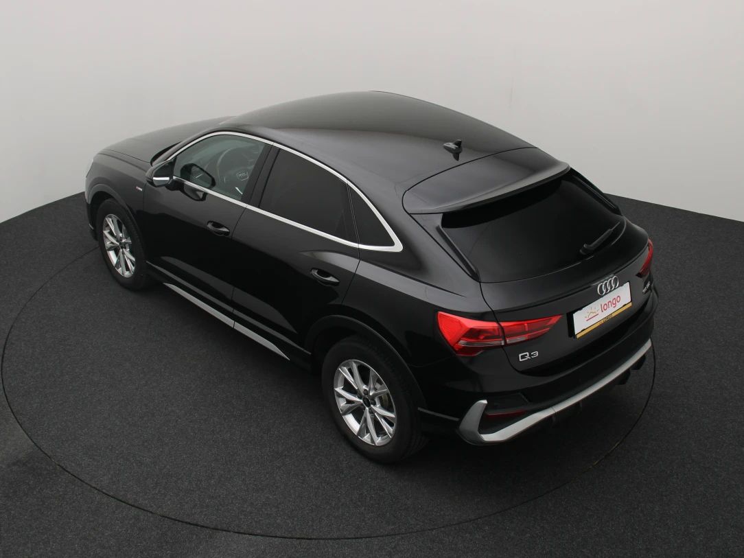 Audi Q3 | 11