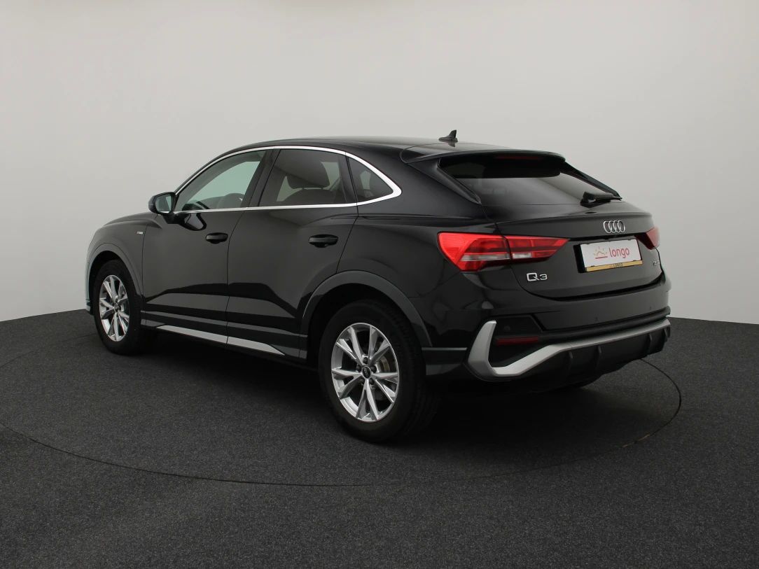 Audi Q3 | 6