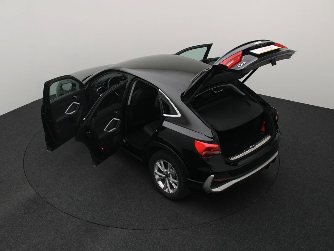 Audi Q3 | 12