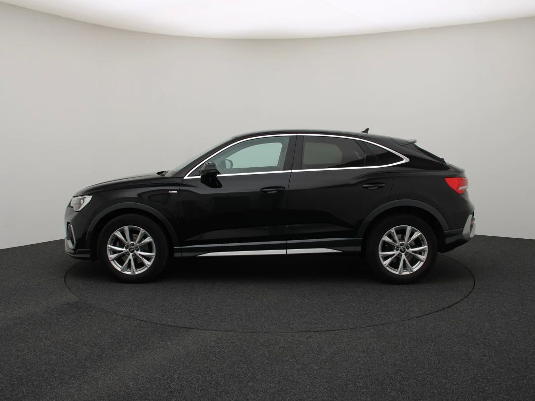 Audi Q3 | 5