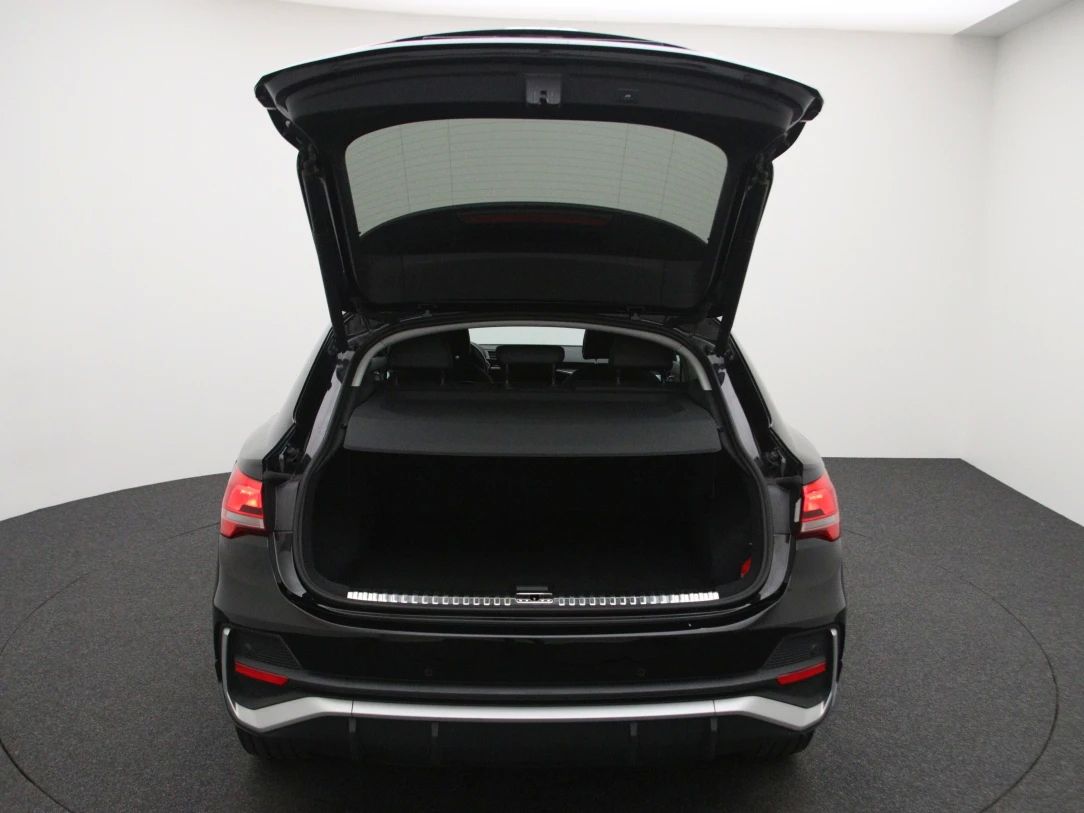 Audi Q3 | 41