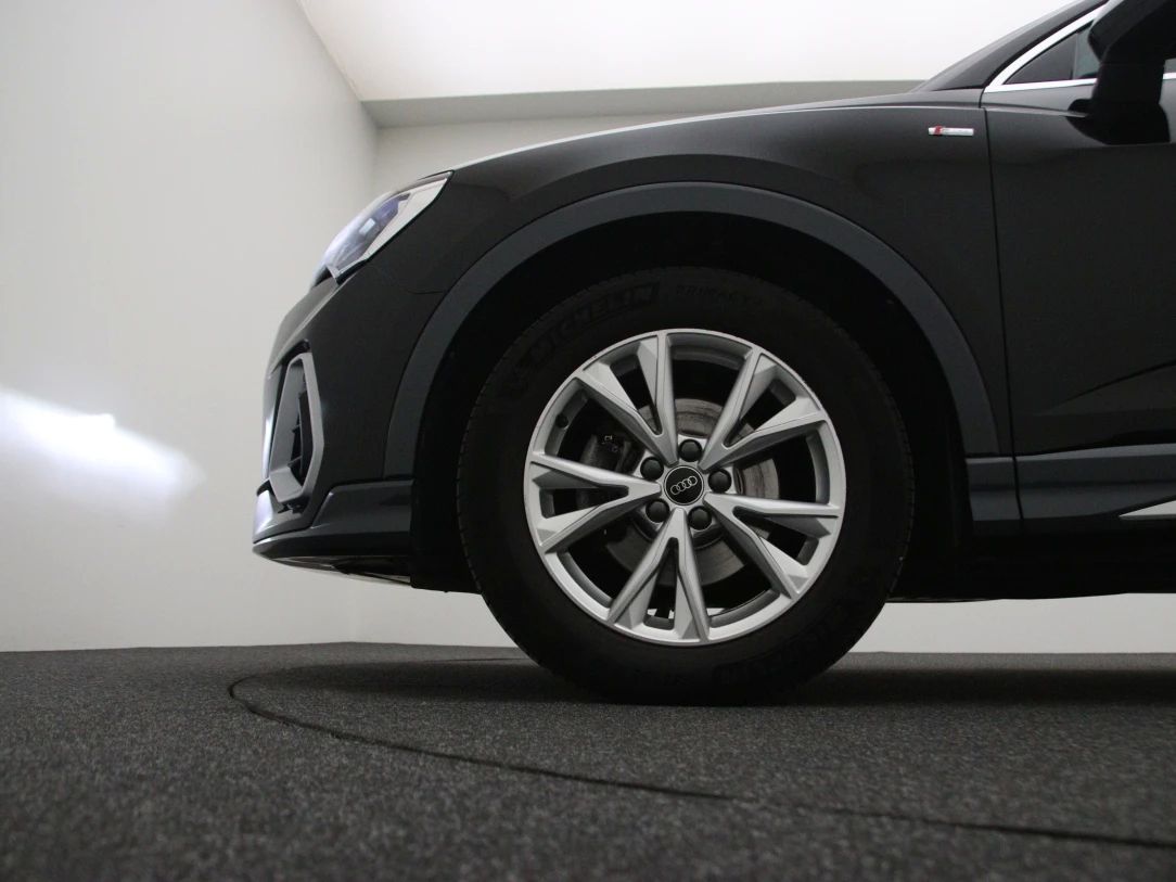 Audi Q3 | 27