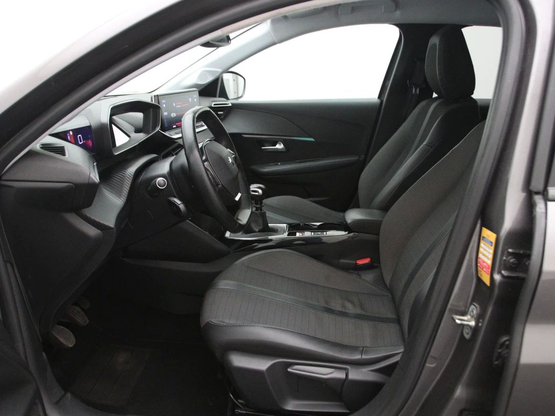 Peugeot 208 | 3
