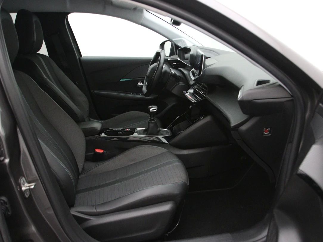 Peugeot 208 | 13