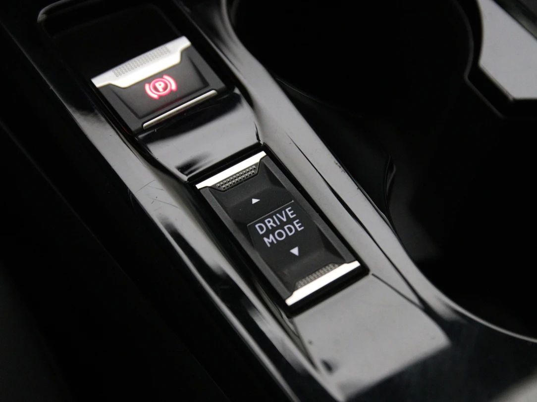 Peugeot 208 | 33