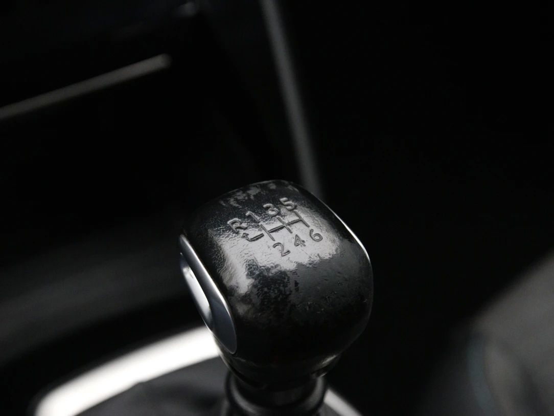 Peugeot 208 | 32