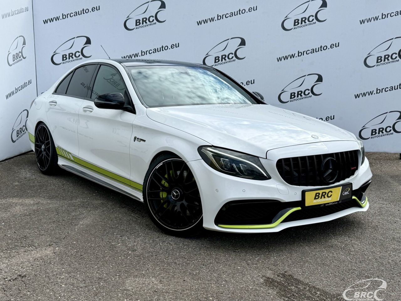 Mercedes-Benz C450 | 44