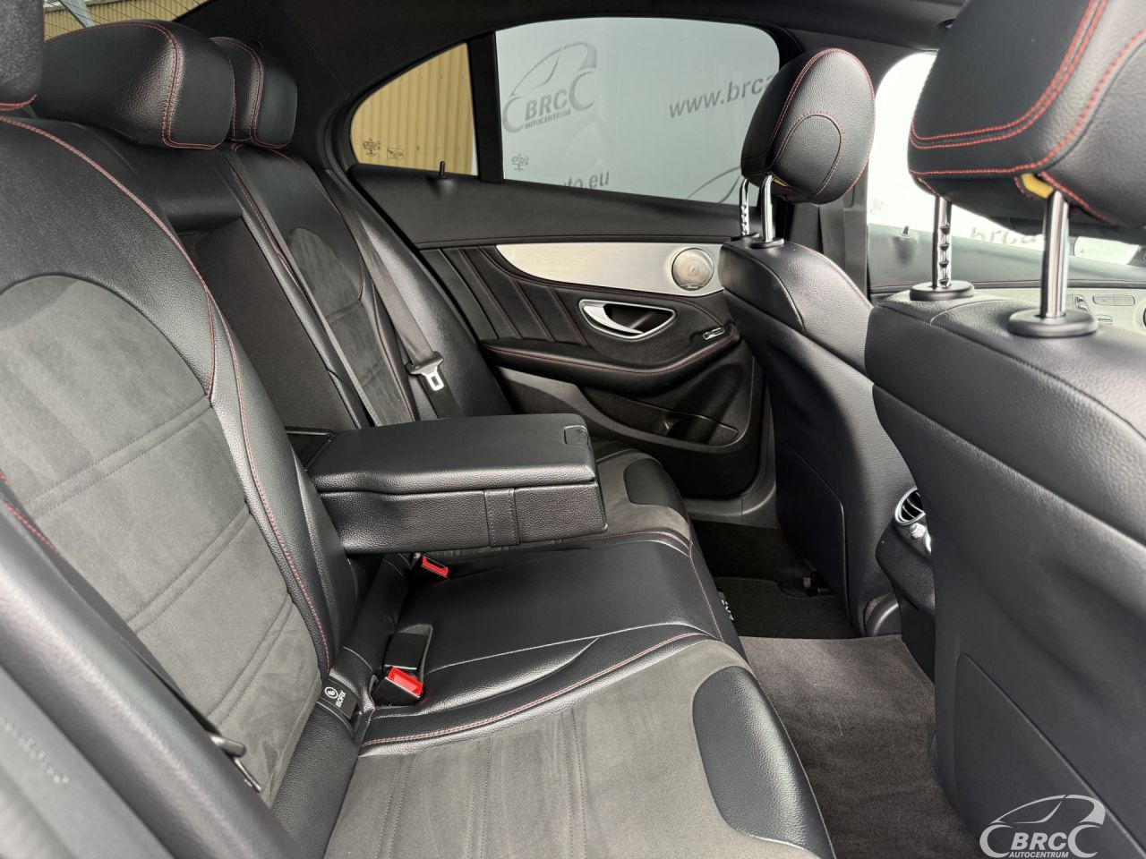 Mercedes-Benz C450 | 12