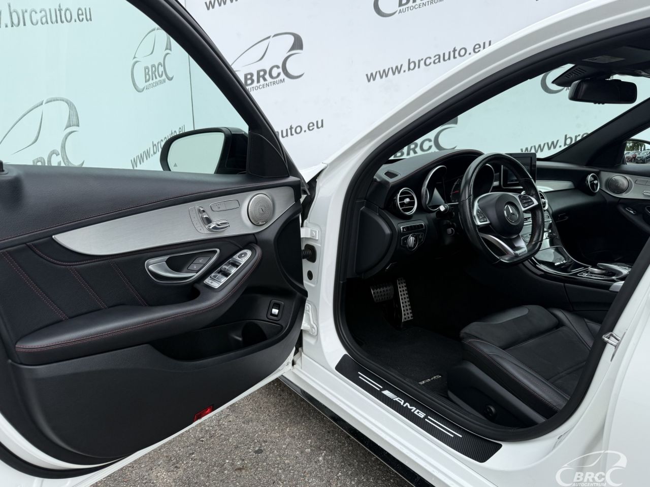 Mercedes-Benz C450 | 18