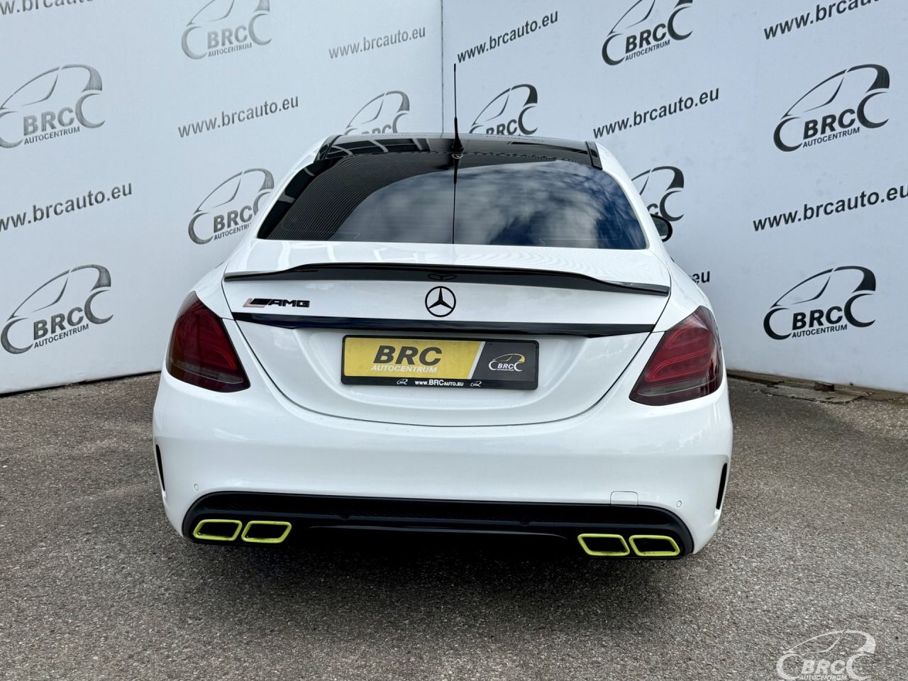 Mercedes-Benz C450 | 48