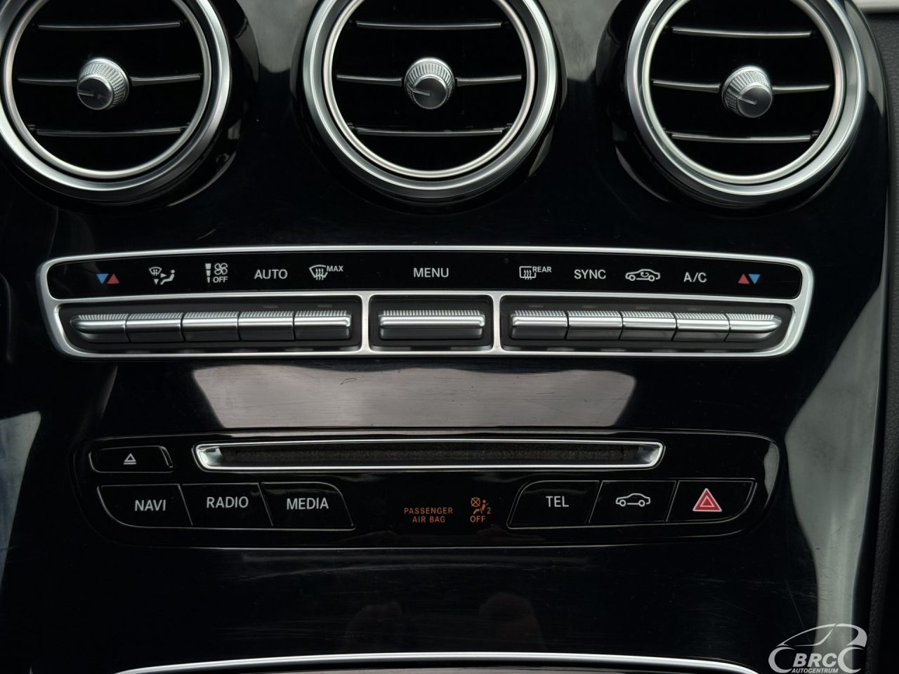 Mercedes-Benz C450 | 28