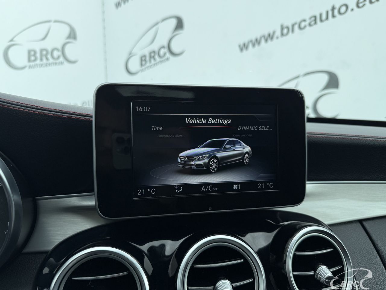 Mercedes-Benz C450 | 38