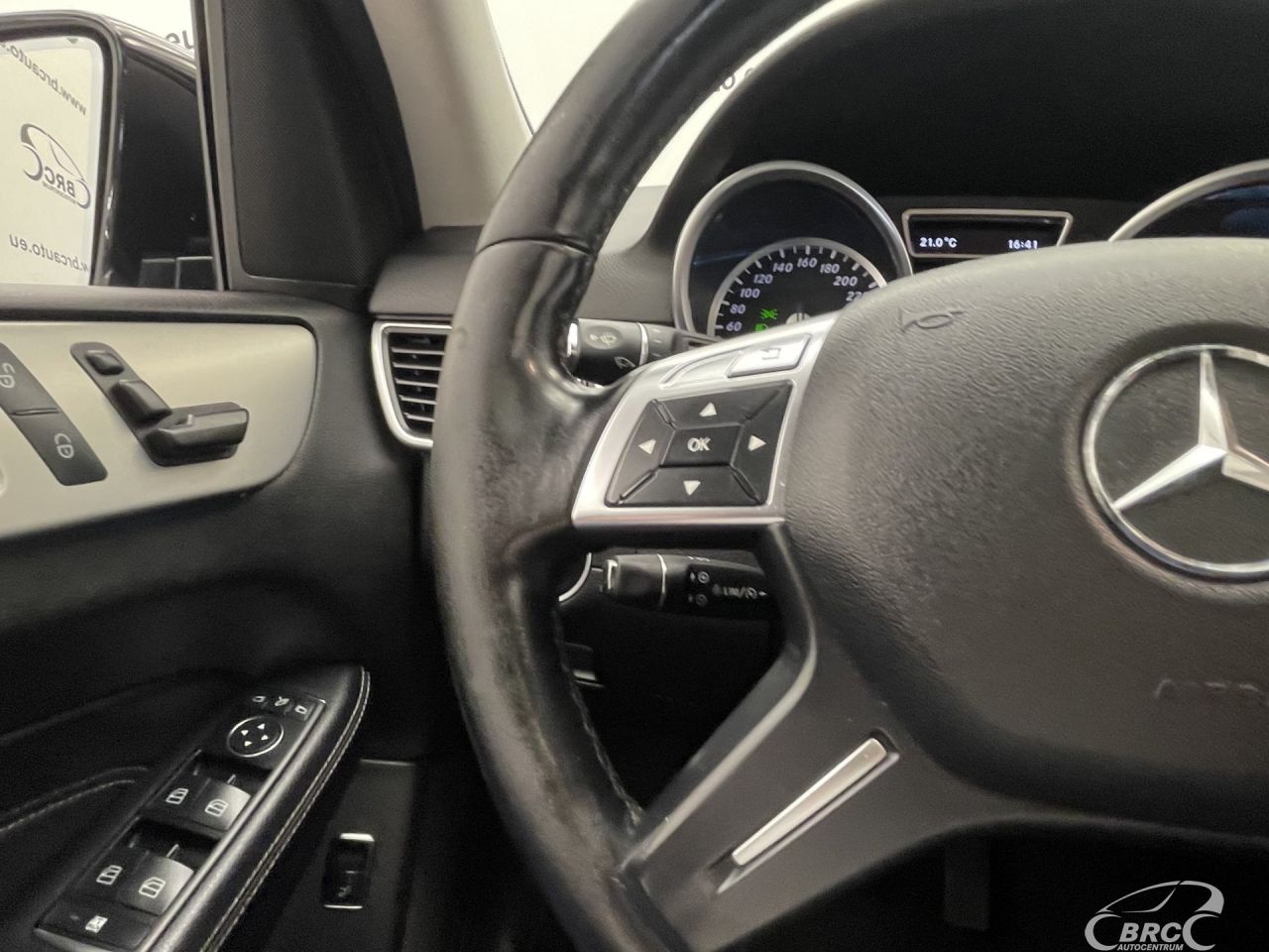 Mercedes-Benz ML350 | 29