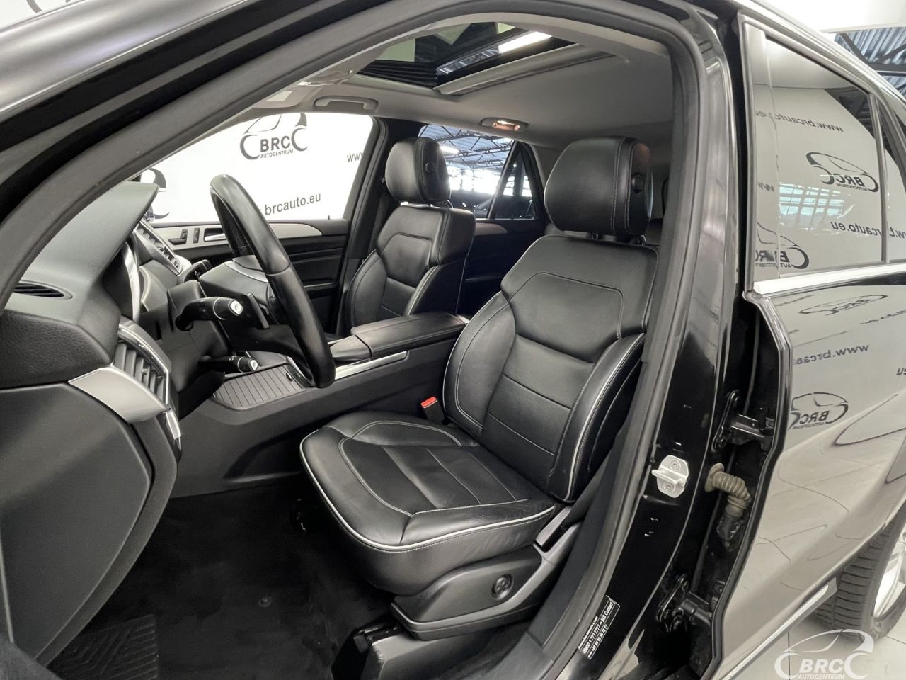 Mercedes-Benz ML350 | 22