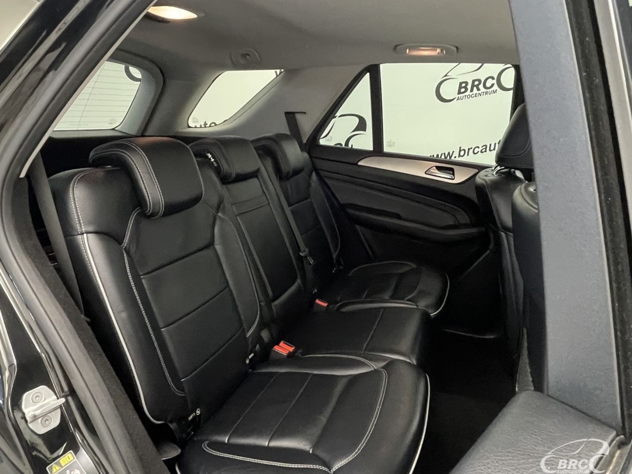 Mercedes-Benz ML350 | 11