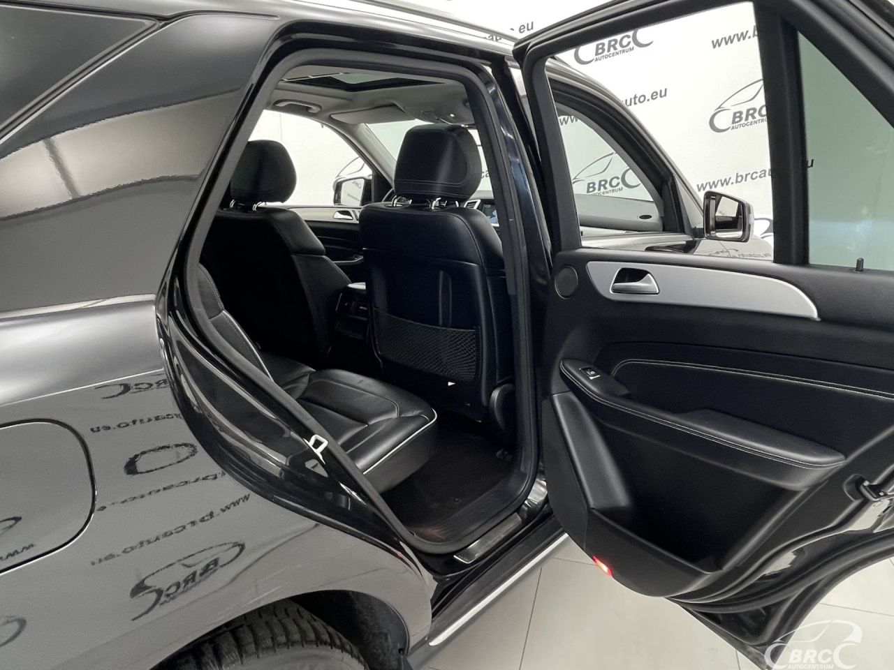 Mercedes-Benz ML350 | 12