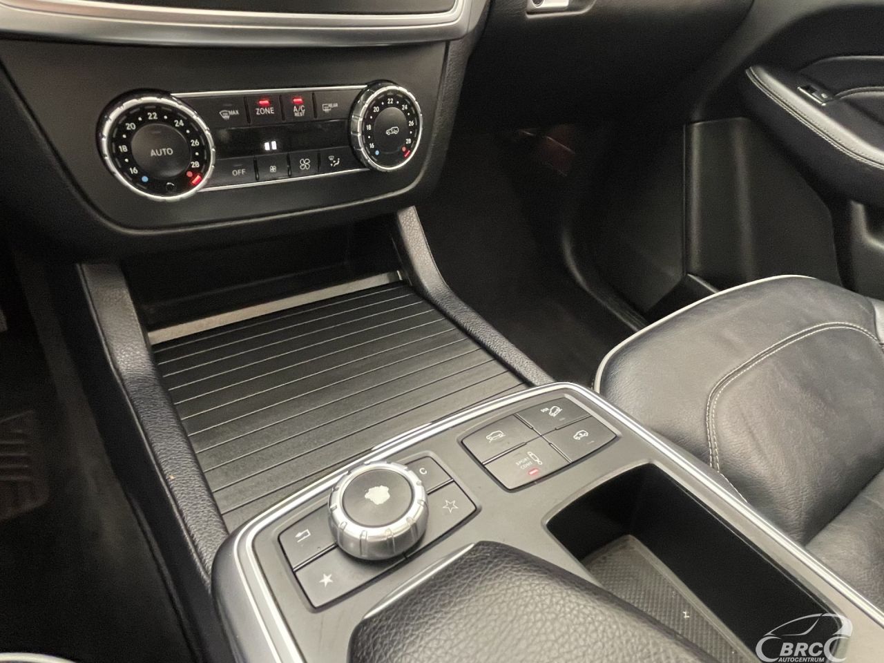 Mercedes-Benz ML350 | 25