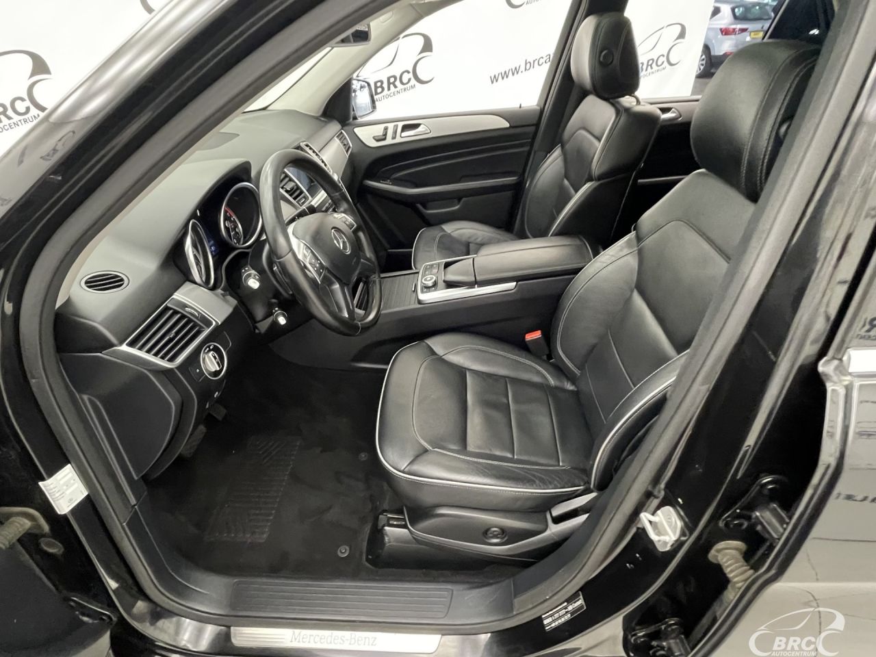Mercedes-Benz ML350 | 20