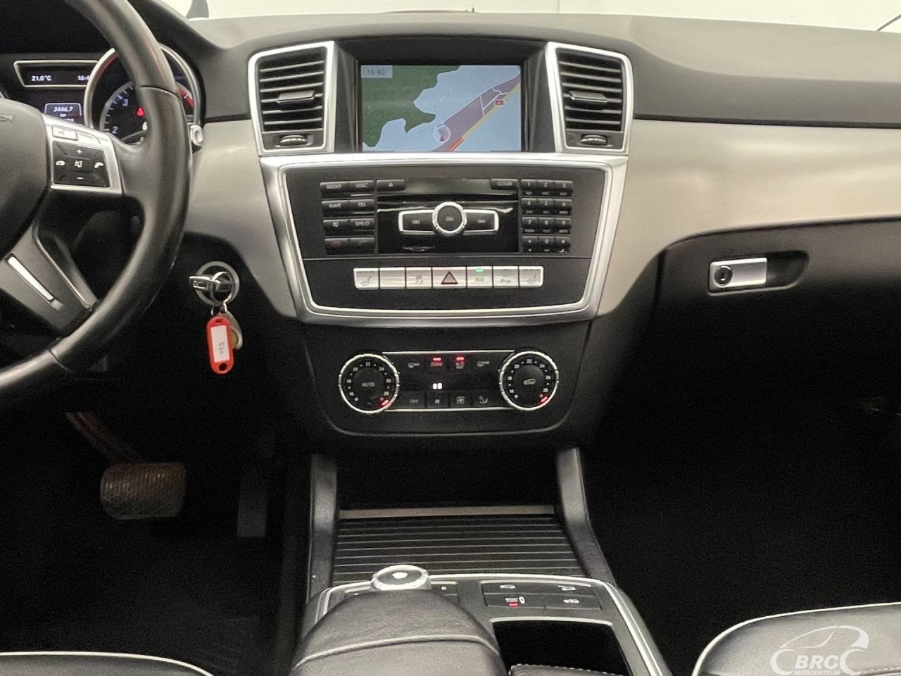 Mercedes-Benz ML350 | 14