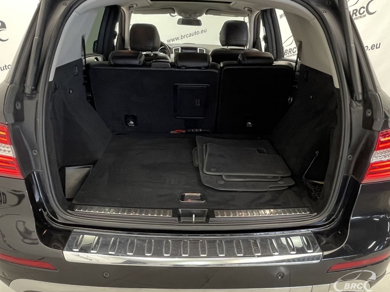Mercedes-Benz ML350 | 40