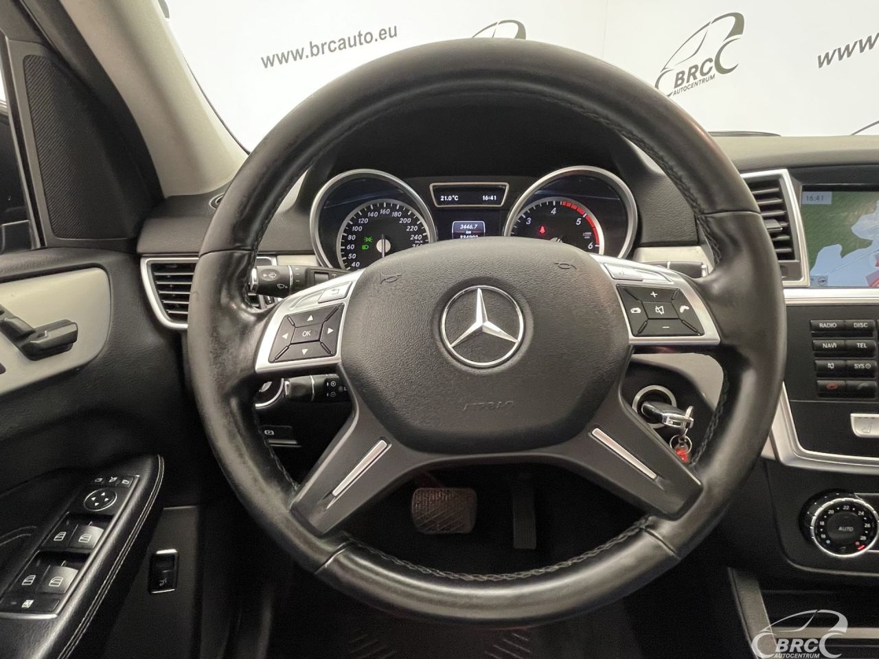 Mercedes-Benz ML350 | 27