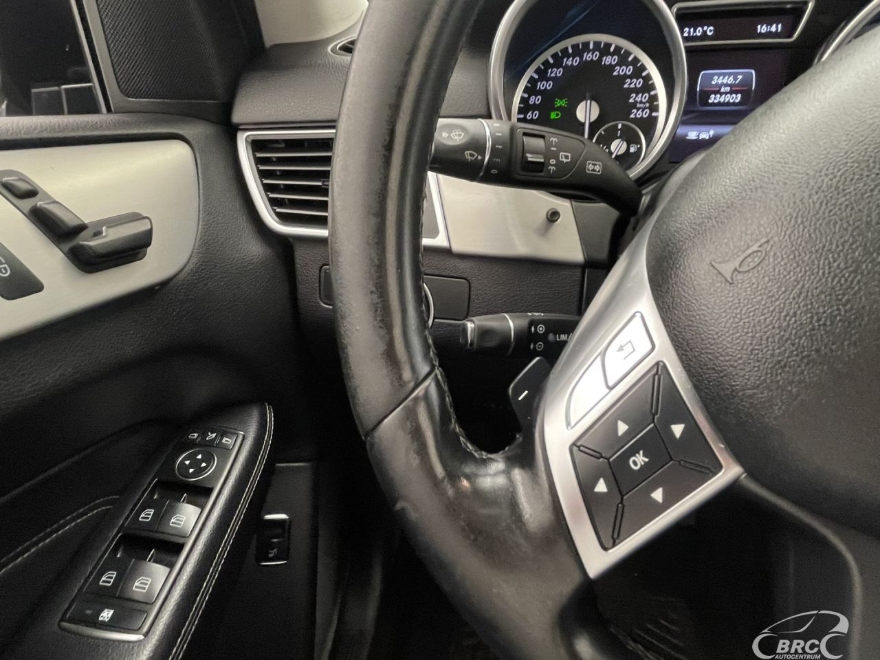 Mercedes-Benz ML350 | 30