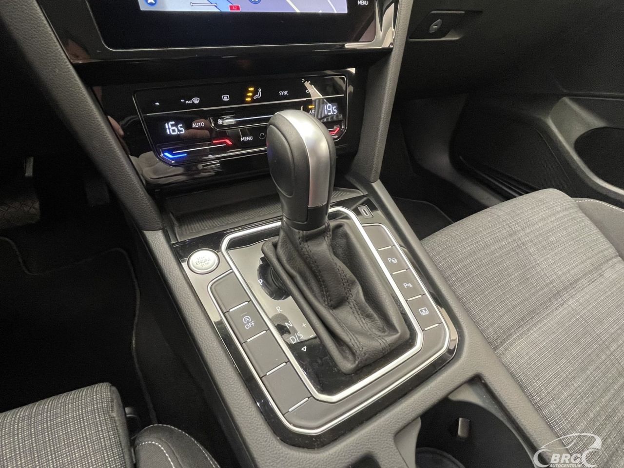 Volkswagen Passat | 25