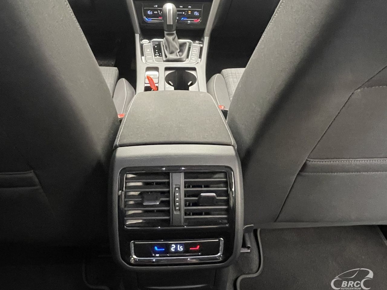 Volkswagen Passat | 12