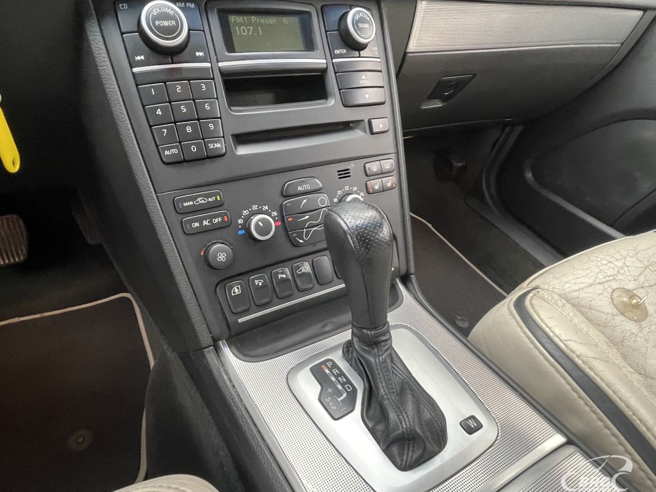 Volvo XC90 | 23