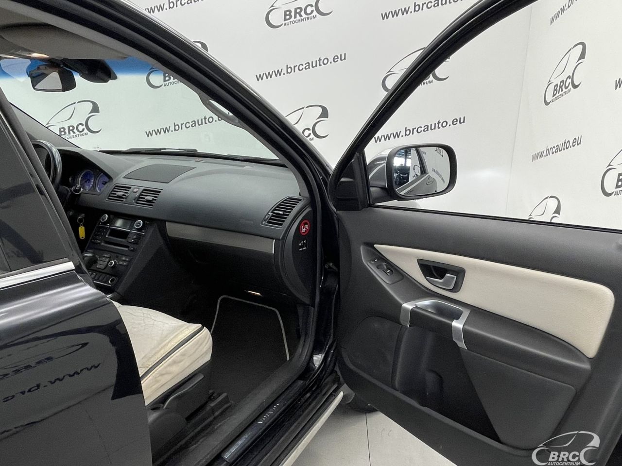 Volvo XC90 | 6