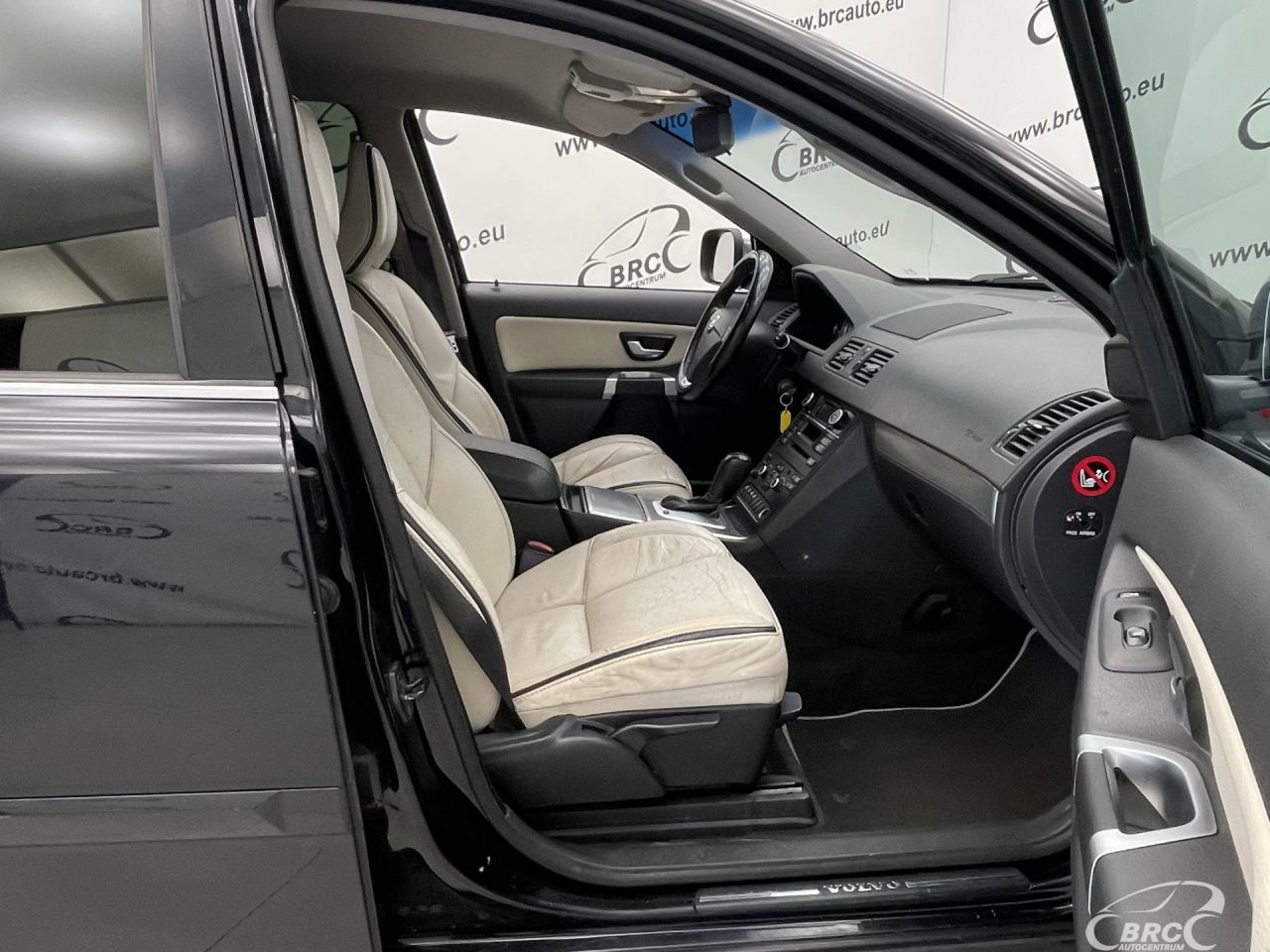 Volvo XC90 | 3