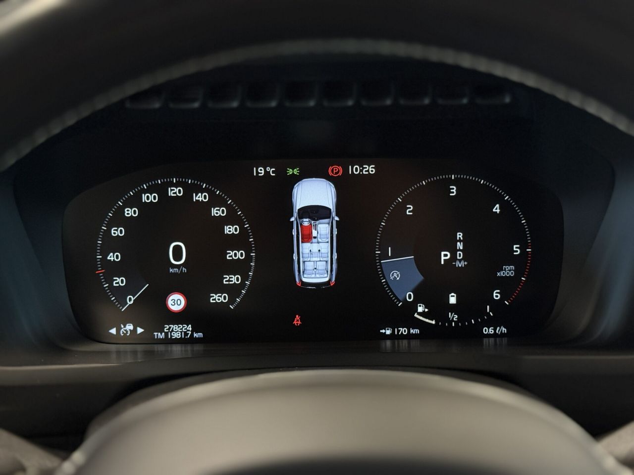 Volvo XC90 | 28