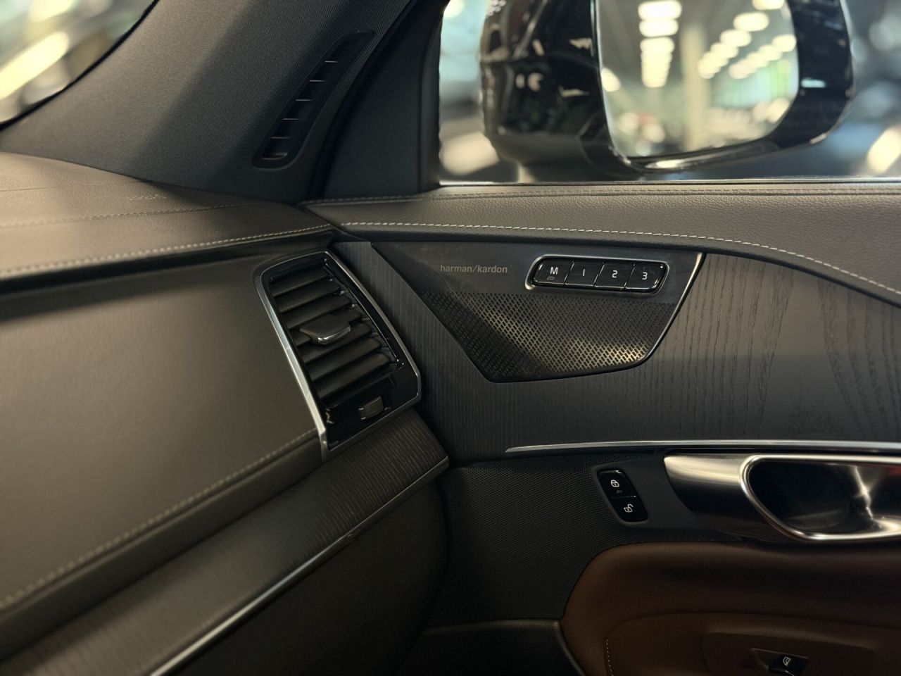 Volvo XC90 | 26