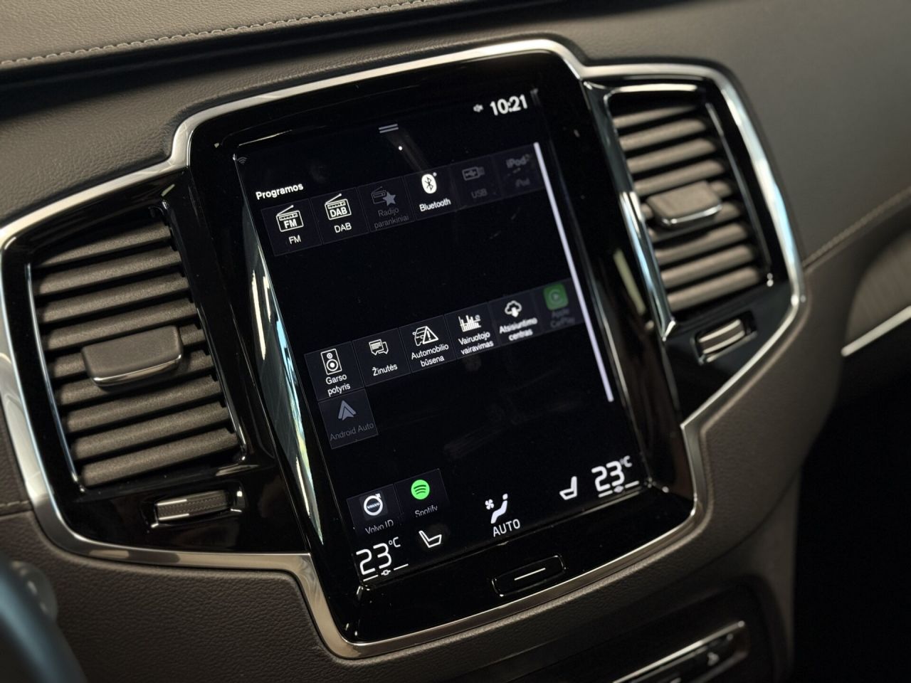 Volvo XC90 | 29