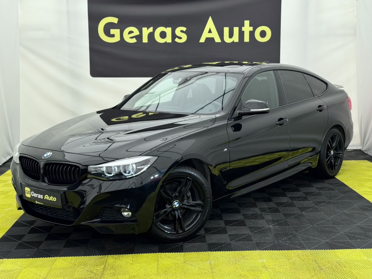 BMW 320, hečbekas