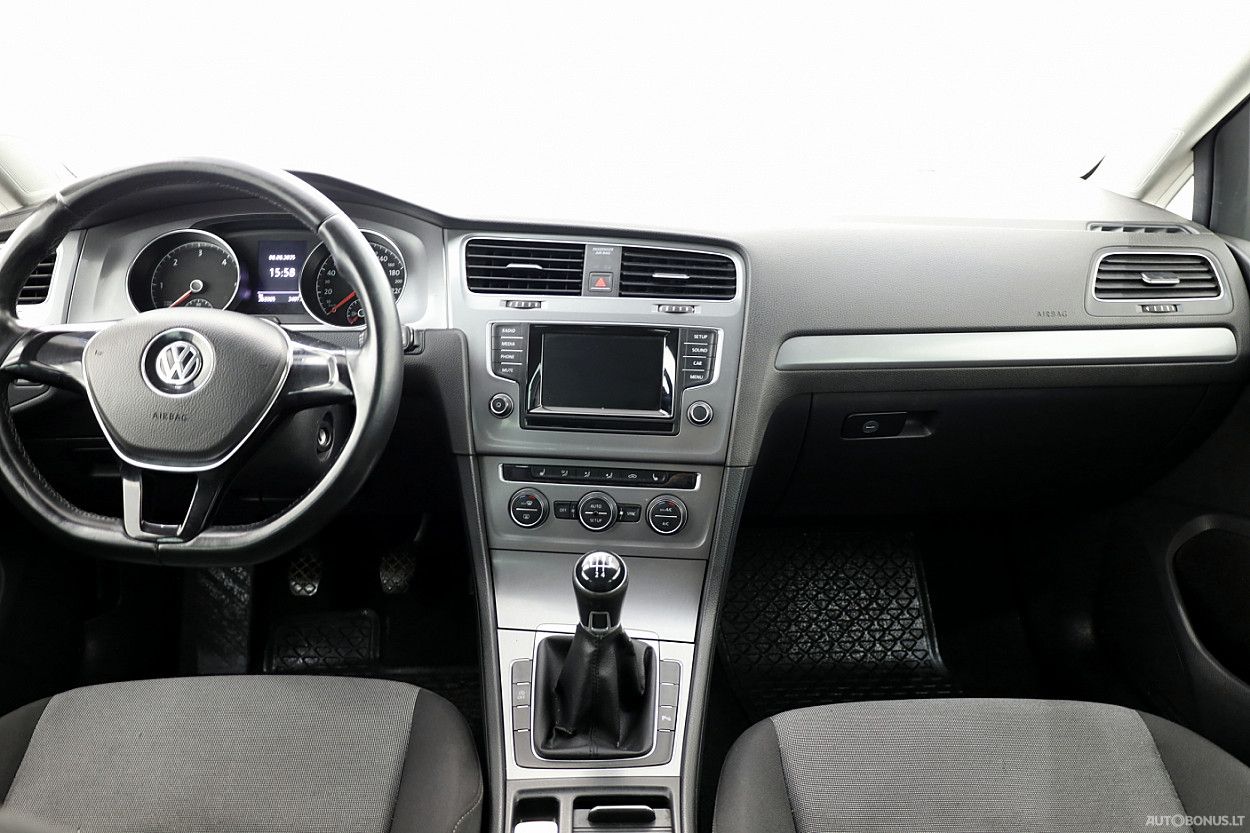 Volkswagen Golf | 4