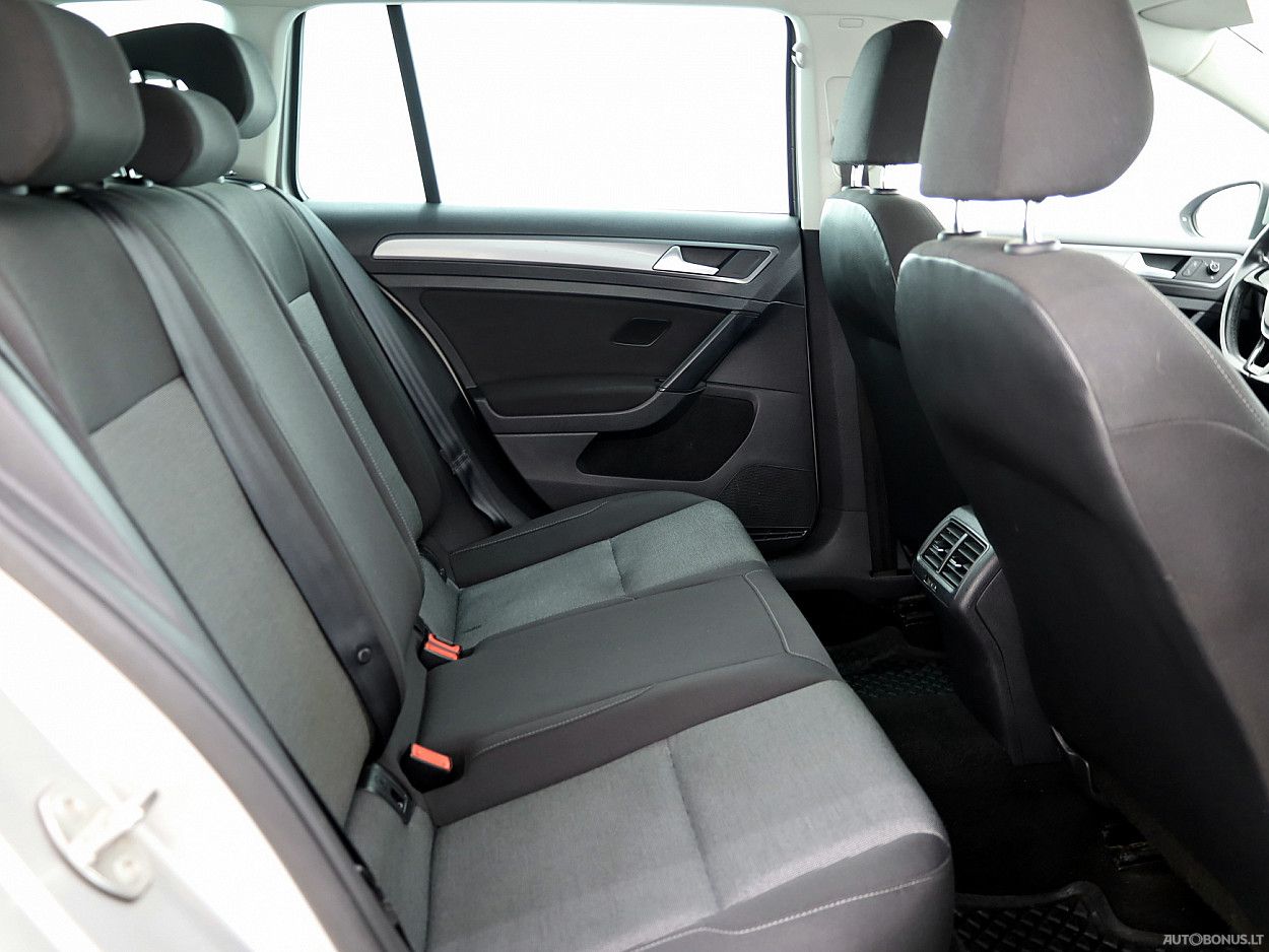 Volkswagen Golf | 6