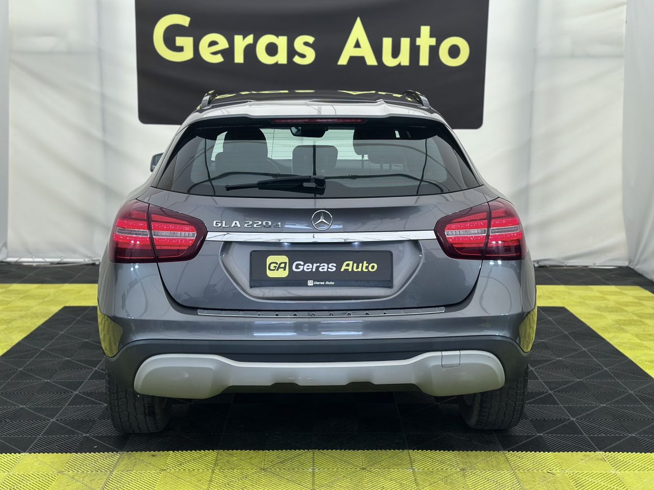 Mercedes-Benz GLA220 | 4